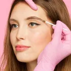 La imagen 17 de la Empresa BENEFIT BROWBAR BEAUTY LOUNGE - SEPHORA OASIS COYOACÁN Productos y Servicios de Cuidado Personal en Ciudad De México CMX