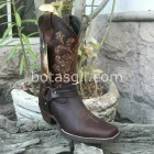 La imagen 2 de la Empresa BOTAS GIL Venta y Fabricación de Calzado en Gómez Palacio DUR