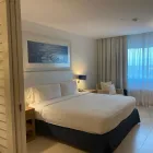 La imagen 38 de la Empresa HOLIDAY INN ACAPULCO LA ISLA Transportes y Turismo en Acapulco GRO