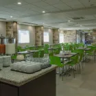 La imagen 6 de la Empresa HOLIDAY INN EXPRESS & SUITES CELAYA Transportes y Turismo en Celaya GUA