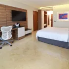 La imagen 16 de la Empresa HOLIDAY INN & SUITES PUERTO VALLARTA MARINA & GOLF Transportes y Turismo en Puerto Vallarta JAL