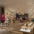 La imagen 2 de la Empresa LOUIS VUITTON ARTZ PEDREGAL Venta de Ropa y Accesorios en Mexico City CMX