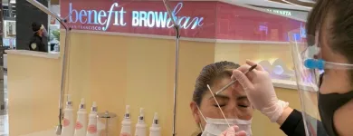 La imagen 3 de la Empresa BENEFIT BROWBAR DEPILACIÓN DE CEJAS - EL PALACIO DE HIERRO PERISUR Productos y Servicios de Cuidado Personal en Ciudad De México CMX