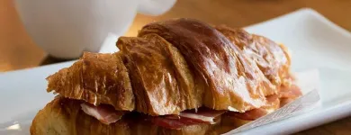 La imagen 56 de la Empresa ENRIQUE TOMÁS JAMON-TAPAS-VINO Tiendas de Autoservicio y Departamentales en Ciudad De México CMX