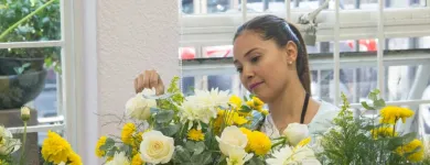 La imagen 5 de la Empresa ESCUELA DE DISEÑO FLORAL CADE Escuelas y academias de artes en Ciudad De México CMX