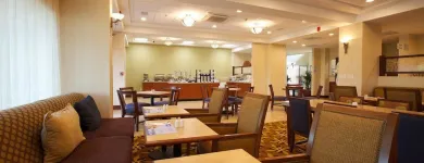 La imagen 1 de la Empresa HOLIDAY INN EXPRESS & SUITES CUERNAVACA Transportes y Turismo en Cuernavaca MOR