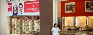 La imagen 2 de la Empresa ÓPTICAS LUX PLAZA LAS AMÉRICAS PLAYA DEL CARMEN Salud y Medicina en Playa Del Carmen ROO