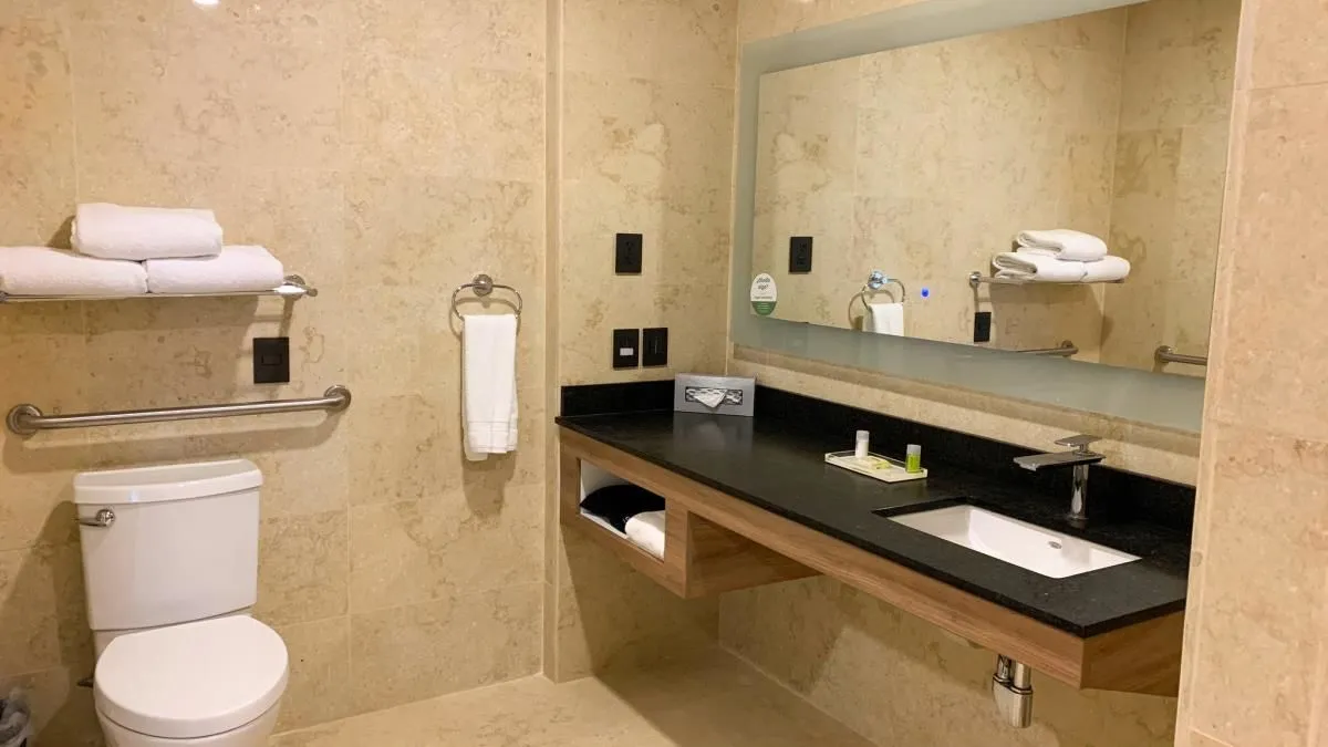 La imagen 11 de la Empresa HOLIDAY INN & SUITES PUERTO VALLARTA MARINA & GOLF