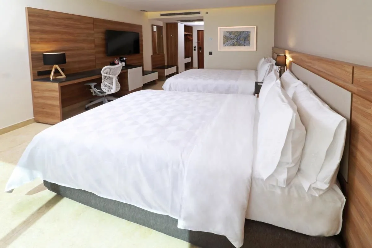 La imagen 13 de la Empresa HOLIDAY INN & SUITES PUERTO VALLARTA MARINA & GOLF