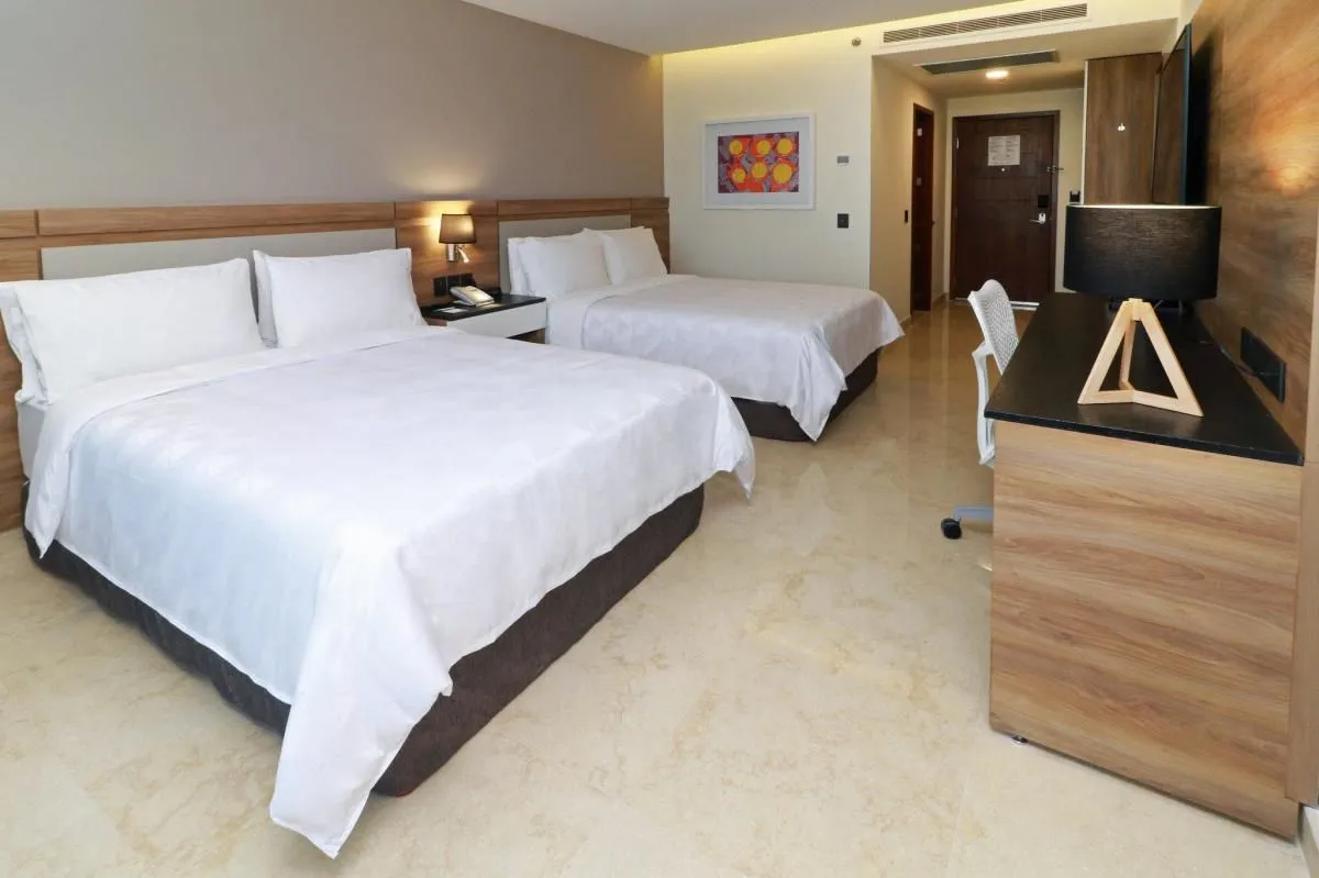 La imagen 97 de la Empresa HOLIDAY INN & SUITES PUERTO VALLARTA MARINA & GOLF