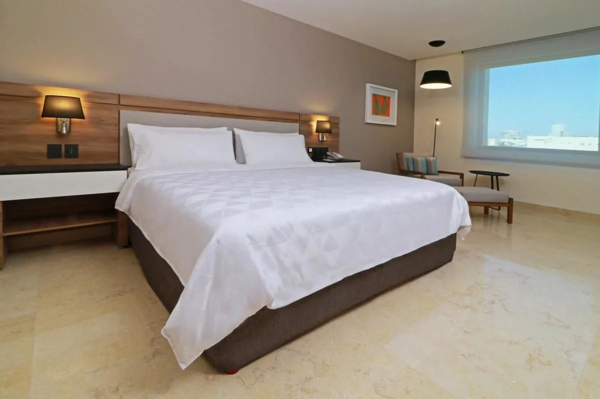 La imagen 111 de la Empresa HOLIDAY INN & SUITES PUERTO VALLARTA MARINA & GOLF