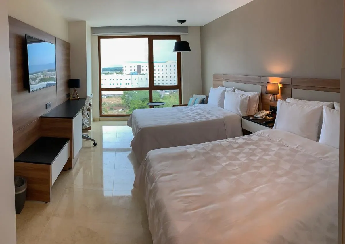 La imagen 6 de la Empresa HOLIDAY INN & SUITES PUERTO VALLARTA MARINA & GOLF
