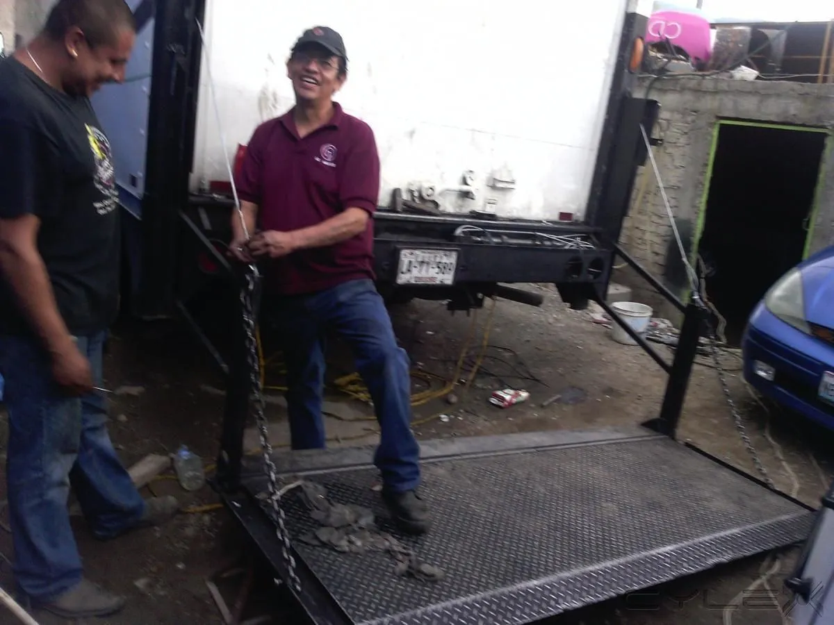 La imagen 1 de la Empresa SERVICIO HIDRAULICO Y ELECTRICO JIREH