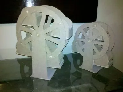 La imagen 6 de la Empresa CENTROS DE MESA Y MANUALIDADES CALIFORNIA