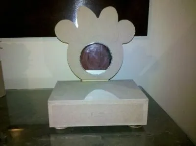 La imagen 21 de la Empresa CENTROS DE MESA Y MANUALIDADES CALIFORNIA