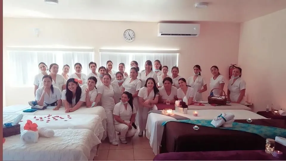 La imagen 1 de la Empresa CENTRO ESTUDIOS COSMETOLOGÍA COSMIATRÍA