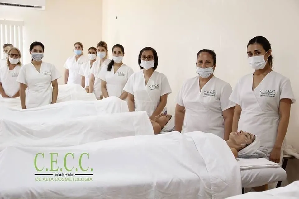 La imagen 3 de la Empresa CENTRO ESTUDIOS COSMETOLOGÍA COSMIATRÍA